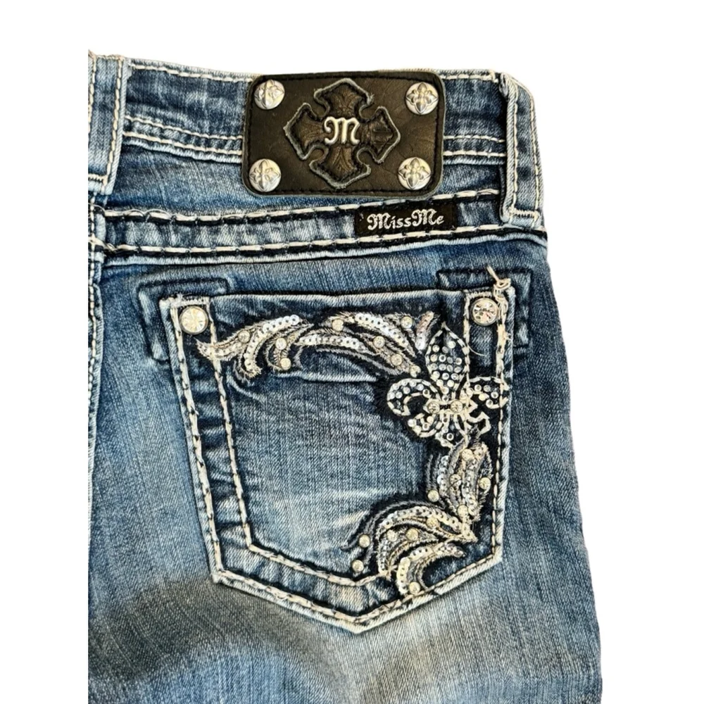 Miss Me Jeans Girls Dark Wash Embellished Faded Bermuda Denim Shorts Siz…​ - Picture 7 of 7